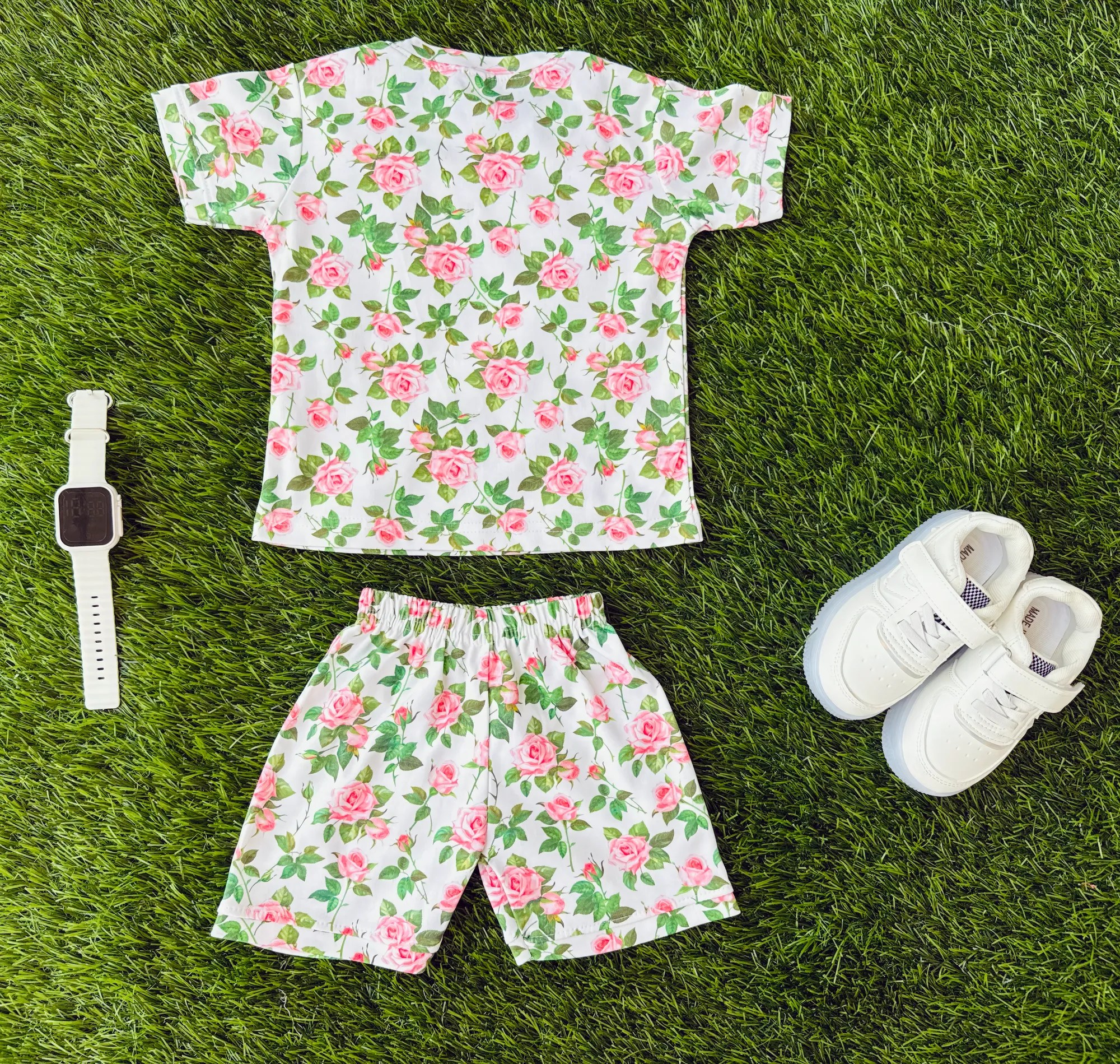 PINK ROSE WITH CUT STEMS BACK SIDE