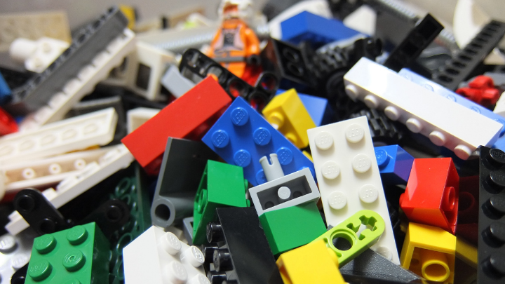 Why do lego sets have extra pieces? — mystery solved