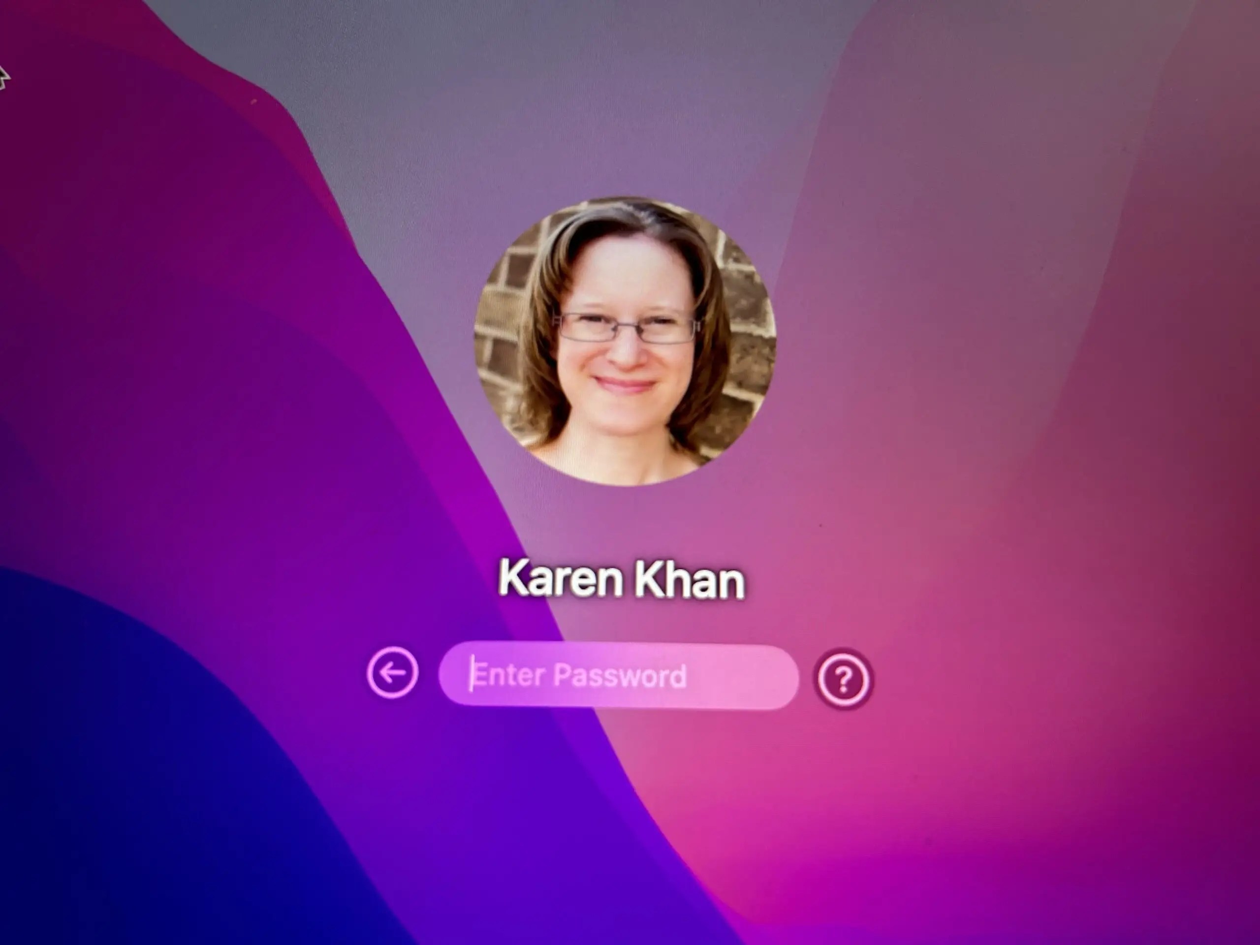macOS login screen showing password prompt