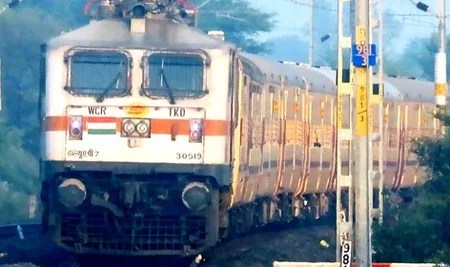 34 special train trips for Kumbh Mela-2025 will pass through Itarsi