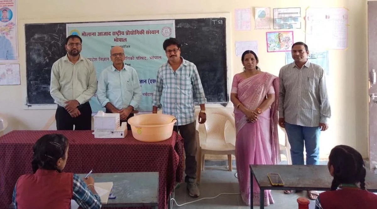 Experts gave employment related guidance to children in CM Rise School Sukhtawa