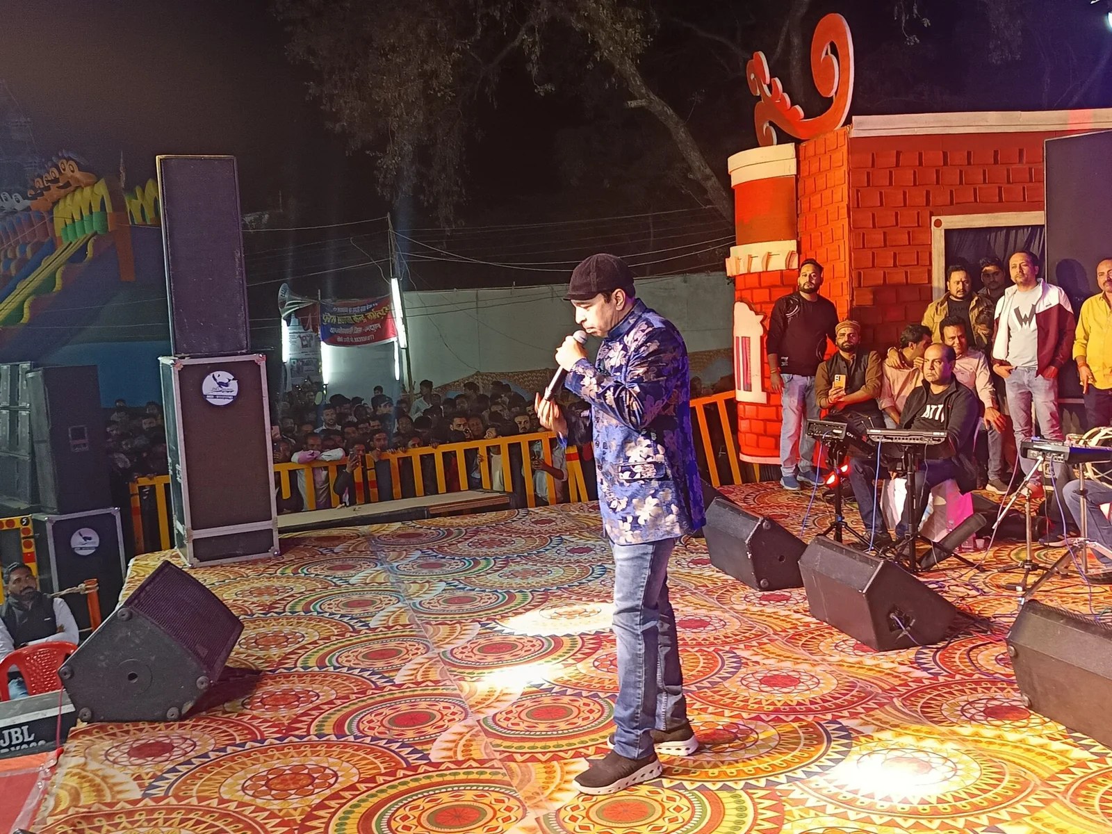 Altaf Raja enthralled the audience with his melodious songs on the Shriramji Baba Mela stage on Tuesday