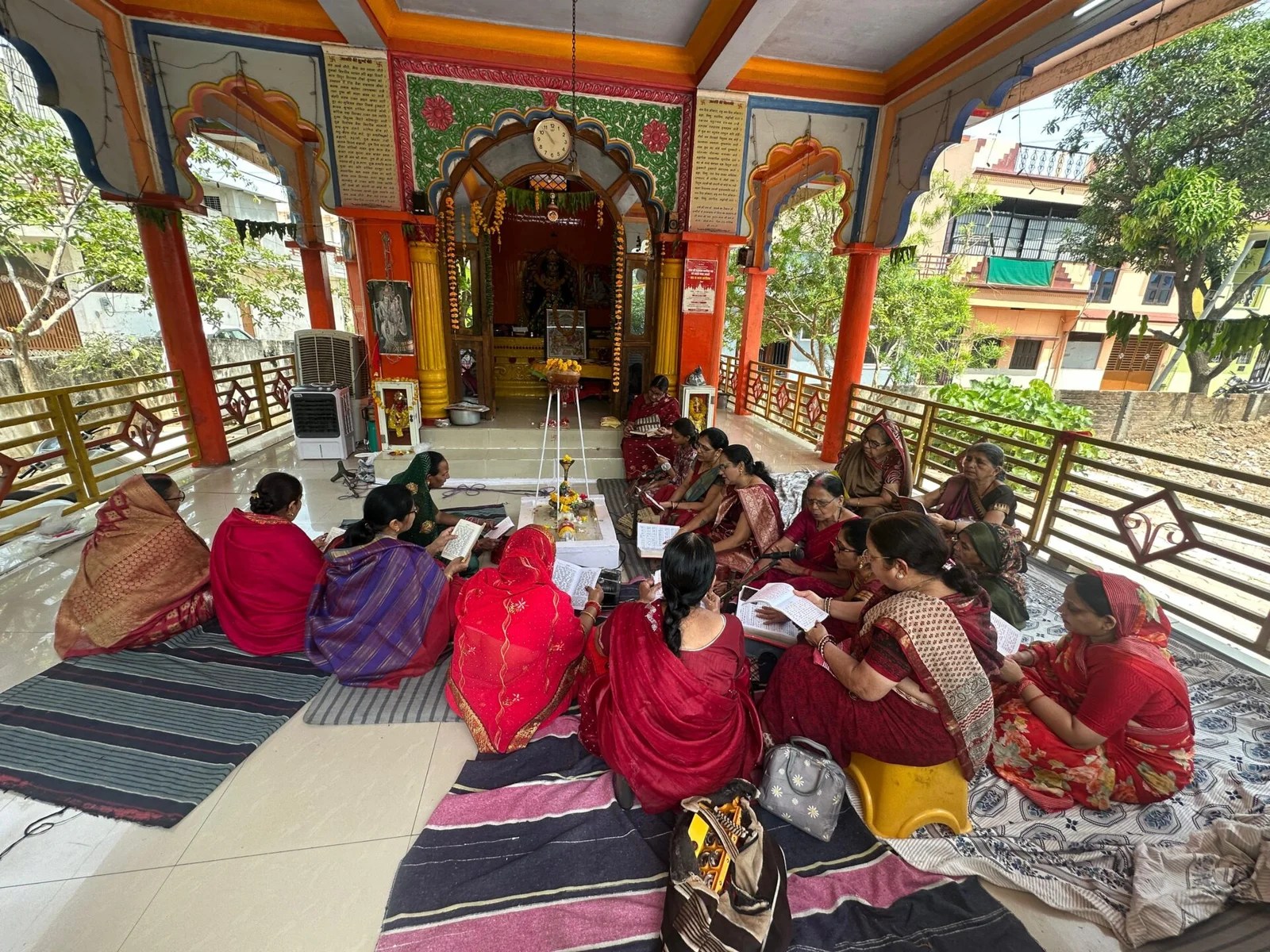 On the auspicious occasion of Ganga Dussehra, musical Akhand Ramayan recitation was organized in the temple