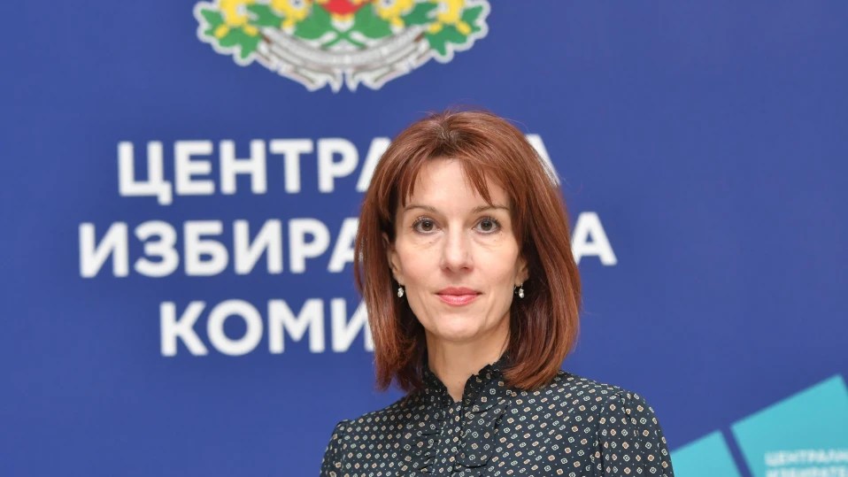 Политическа пионка: Гонят шефката на ЦИК Камелия Нейкова