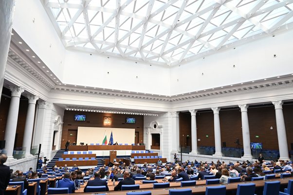Браво! „Прогресивна България“ отсвири петроханците ПП-ДБ