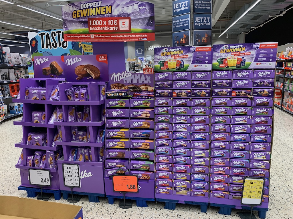 Milka Riesendisplay