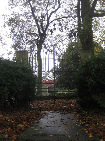 And what self respecting cemetery would be complete without a creepy gate?
