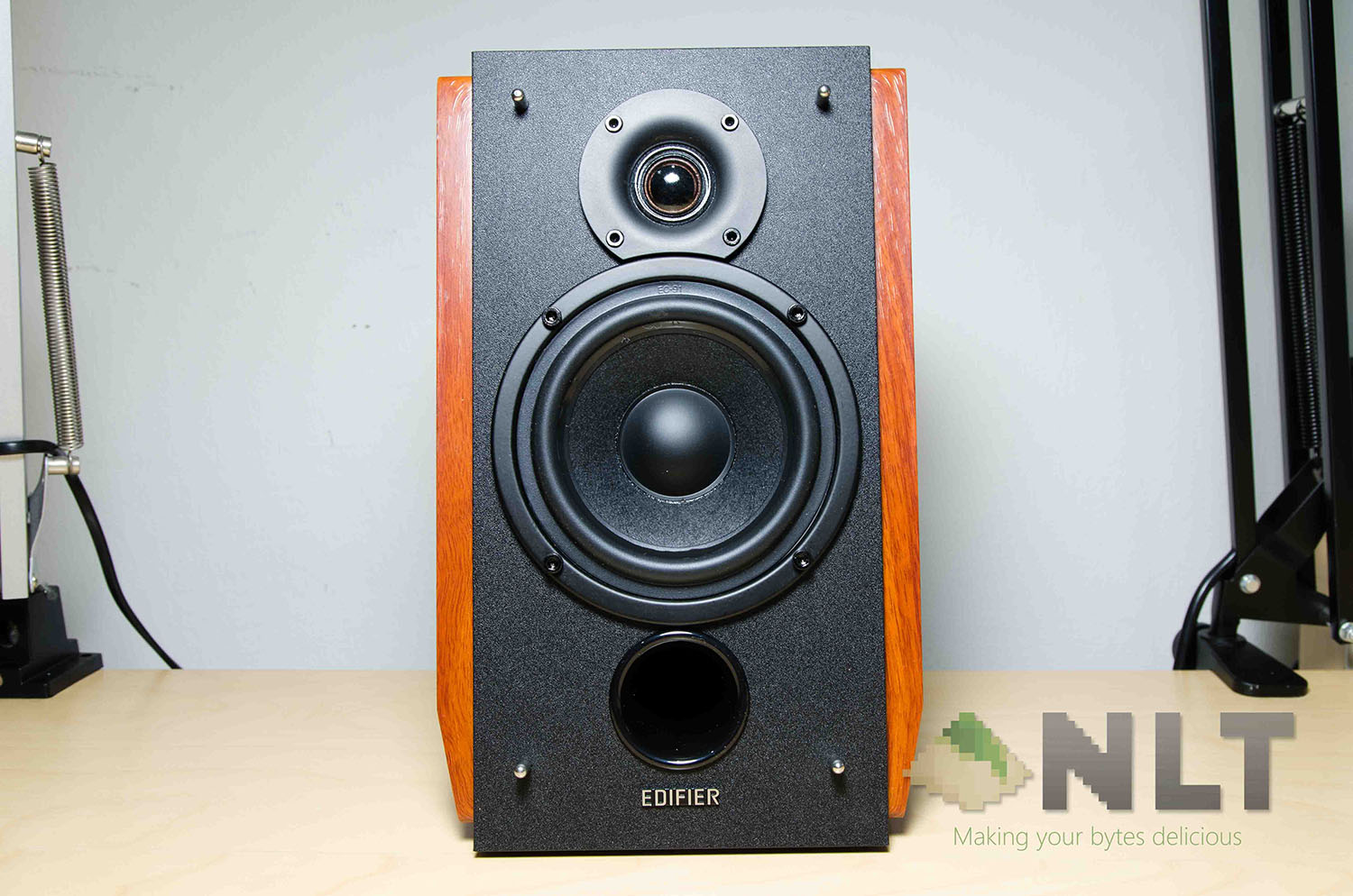 edifier studio r1700bt review