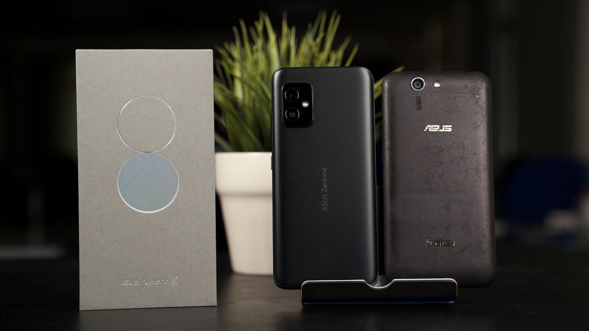 Review - ASUS Zenfone 8: Compact in size, dense in performance | Nasi ...