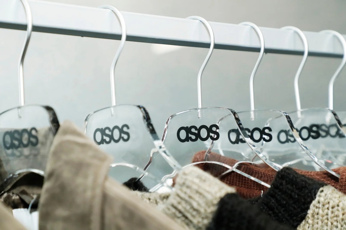 The retailer urged customers to ignore the message and to not clock on the link