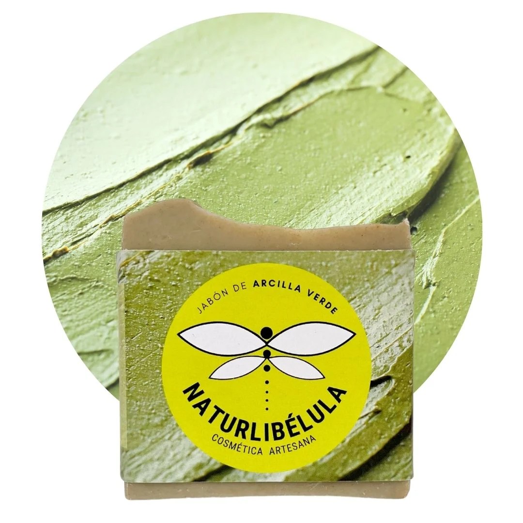 La arcilla verde extrae las toxinas de los poros.