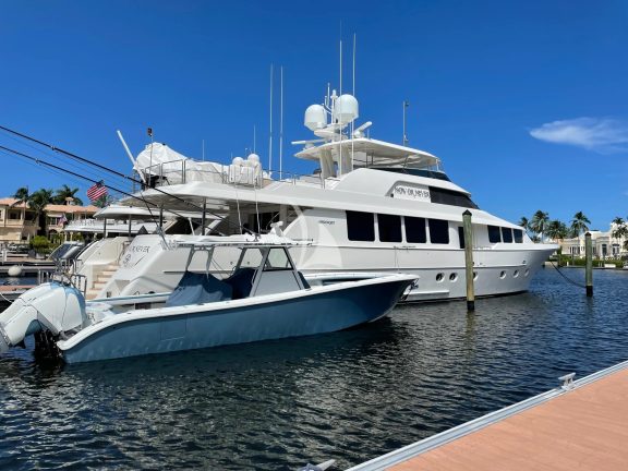 New 39' Yellowfin