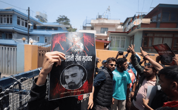 काश्मीरमा भएको सुदीप न्यौपाने हत्याको विरोधमा पाकिस्तानी दूतावास अगाडि प्रदर्शन