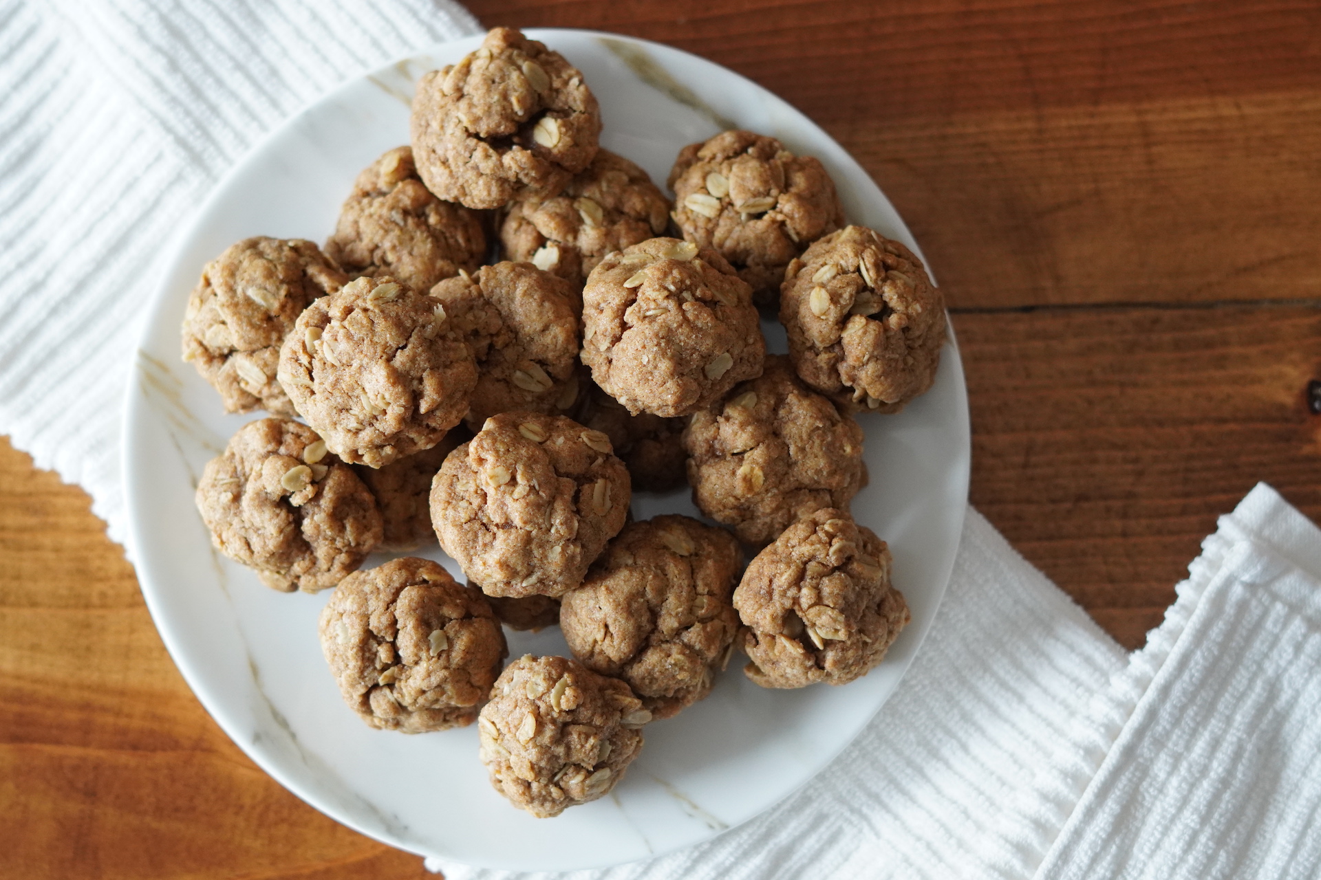 Cinnamon Oat Cookies