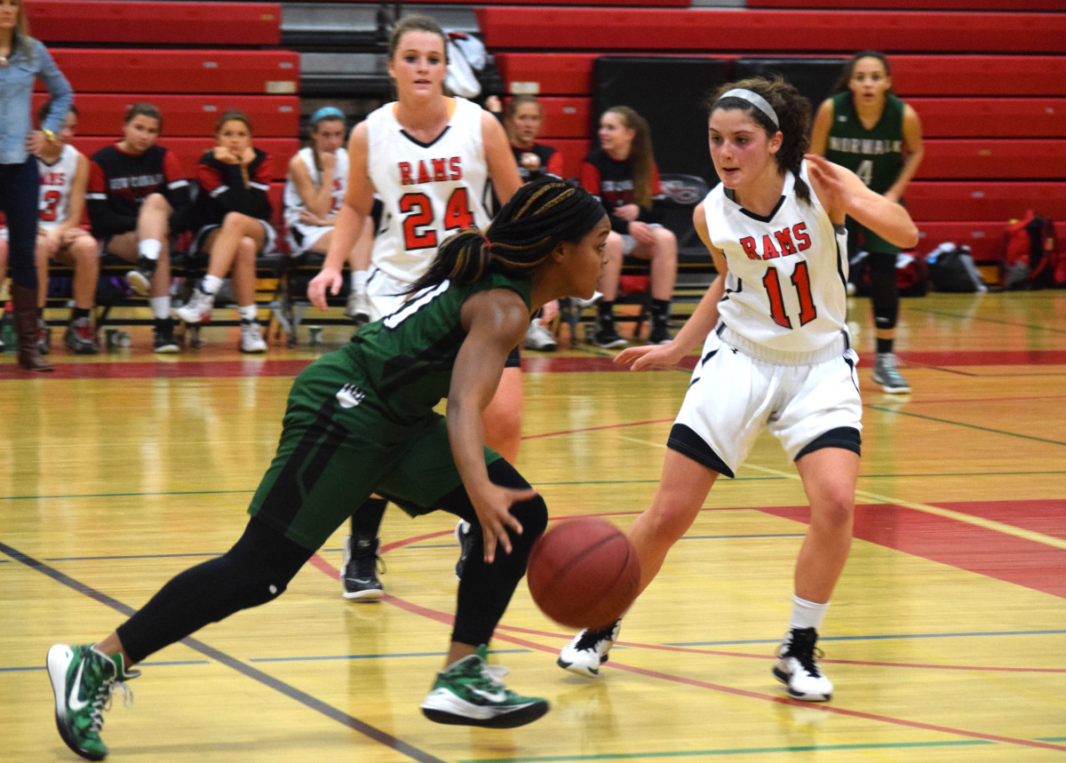 Girls’ basketball team falls to Norwalk Bears