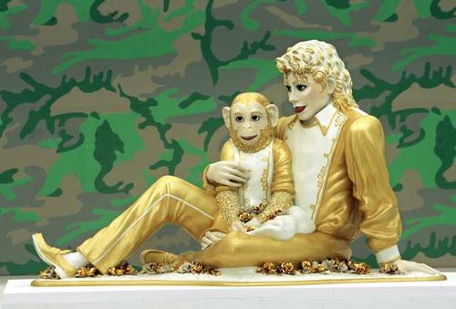 En el Museo LACMA de Los Ángeles, con el "Camuflage" de Warhol de fondo.