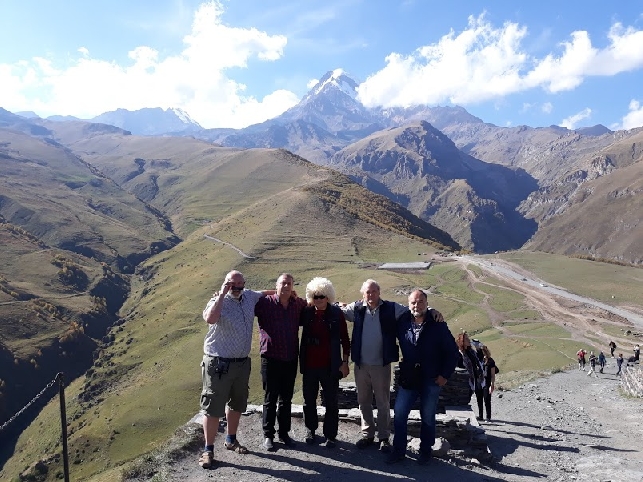 По этому направлению удобнее всего ездить из тбилиси. Voenno Gruzinskaya Doroga Vahtang Kadeishvili