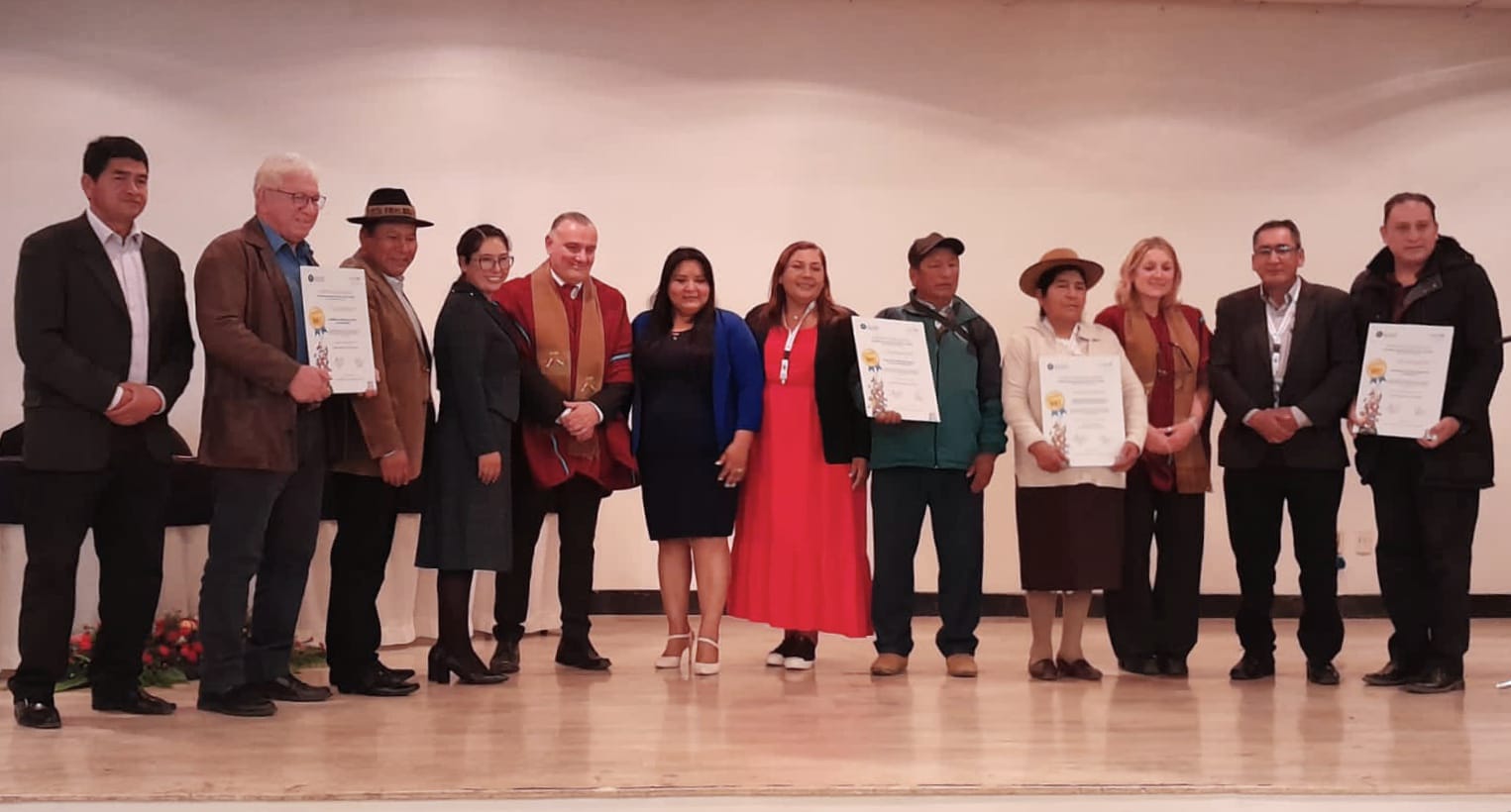 La FAM y UNICEF entregan certificaciones”Municipio Amigo de la Niñez” a 42 municipios