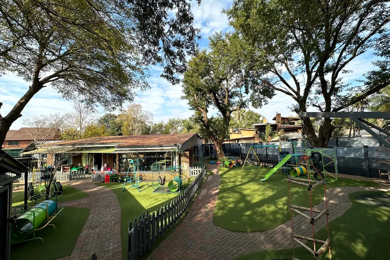 Dimpels and Daisies Hartbeespoort
