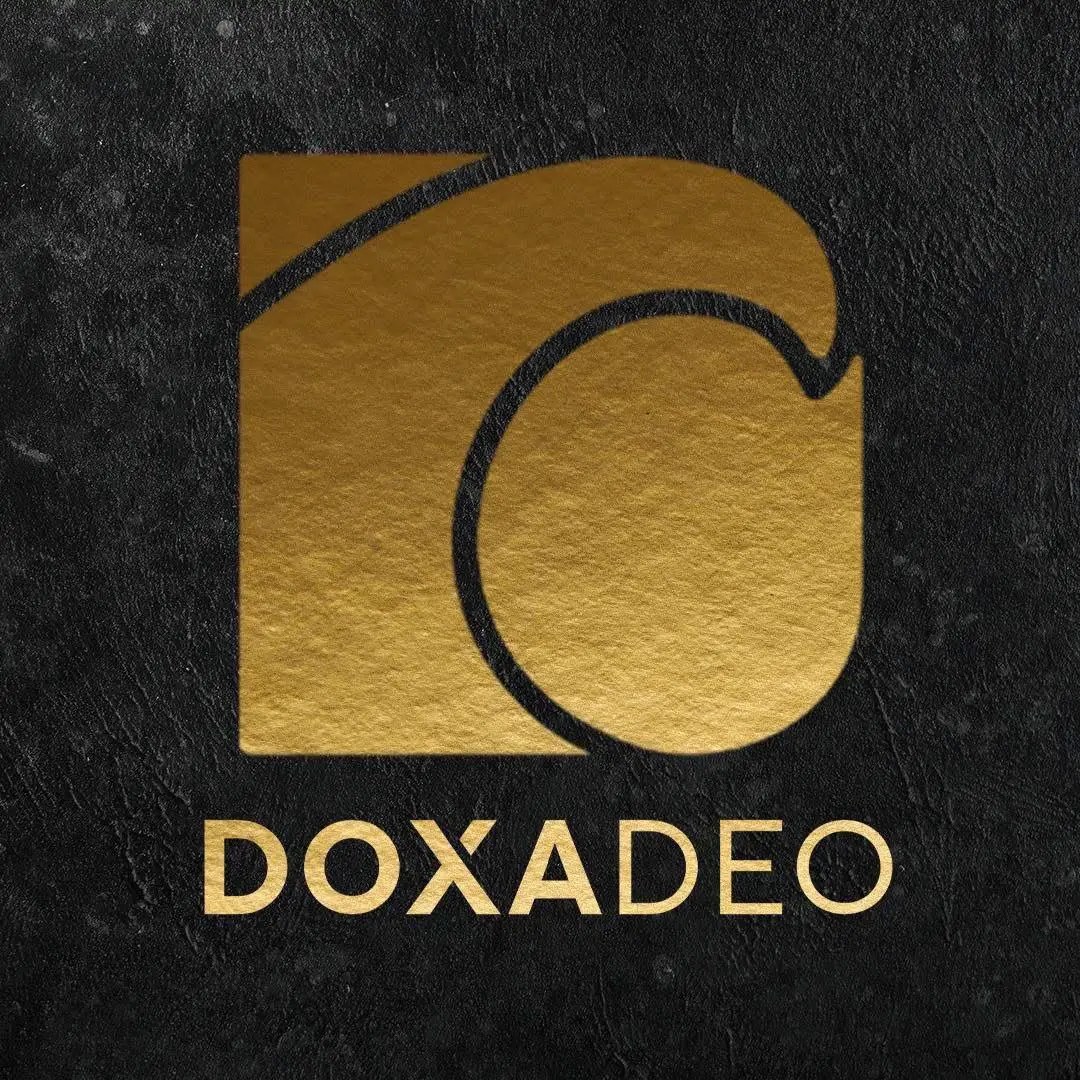 Doxa Deo logo