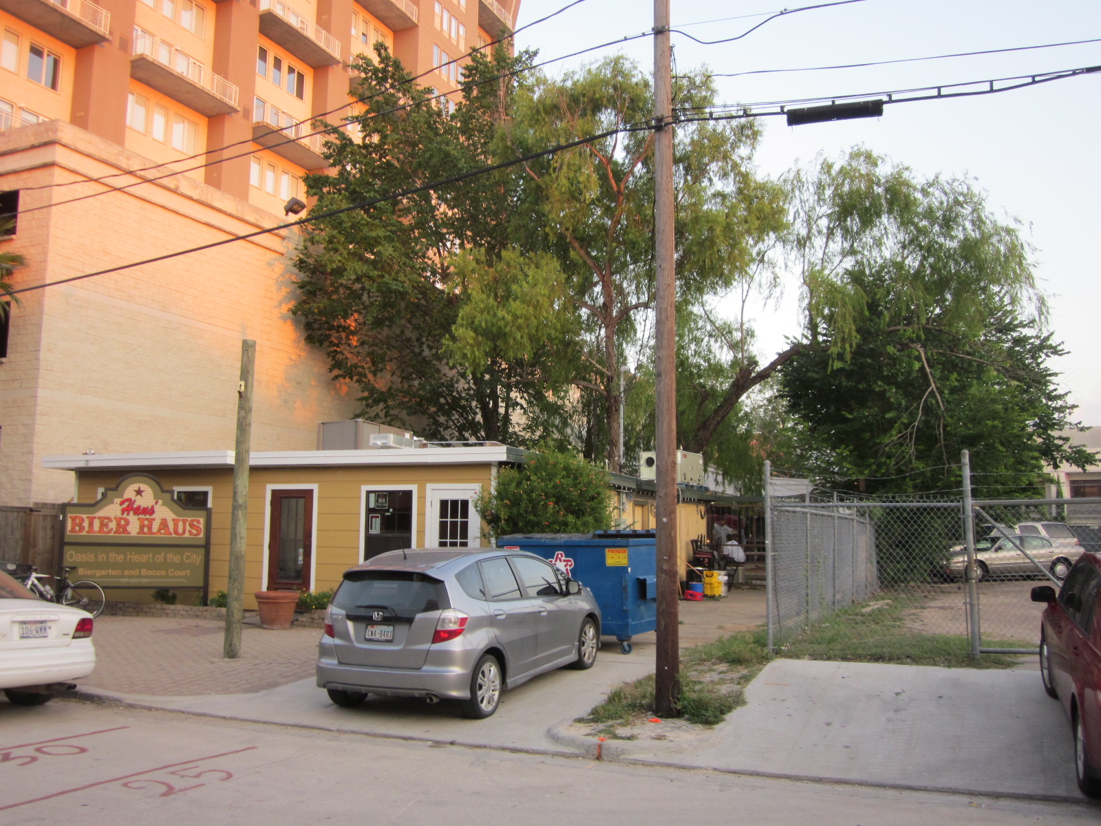 The following transit lines have routes that pass near scholz garten. Texas Neiner S Beer Garden Diary