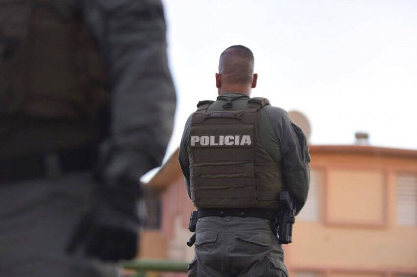 Hallan artefactos militares durante allanamiento en Isabela