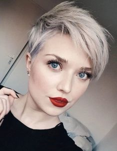 Senza dubbio dovete puntare tutto su tagli corti, scalature e . Tagli Per Capelli Sottili Nelvia Hair Contouring