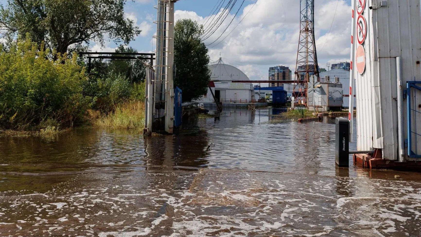 «Не паводок виноват: почему в российских городах пропадают вода и свет»