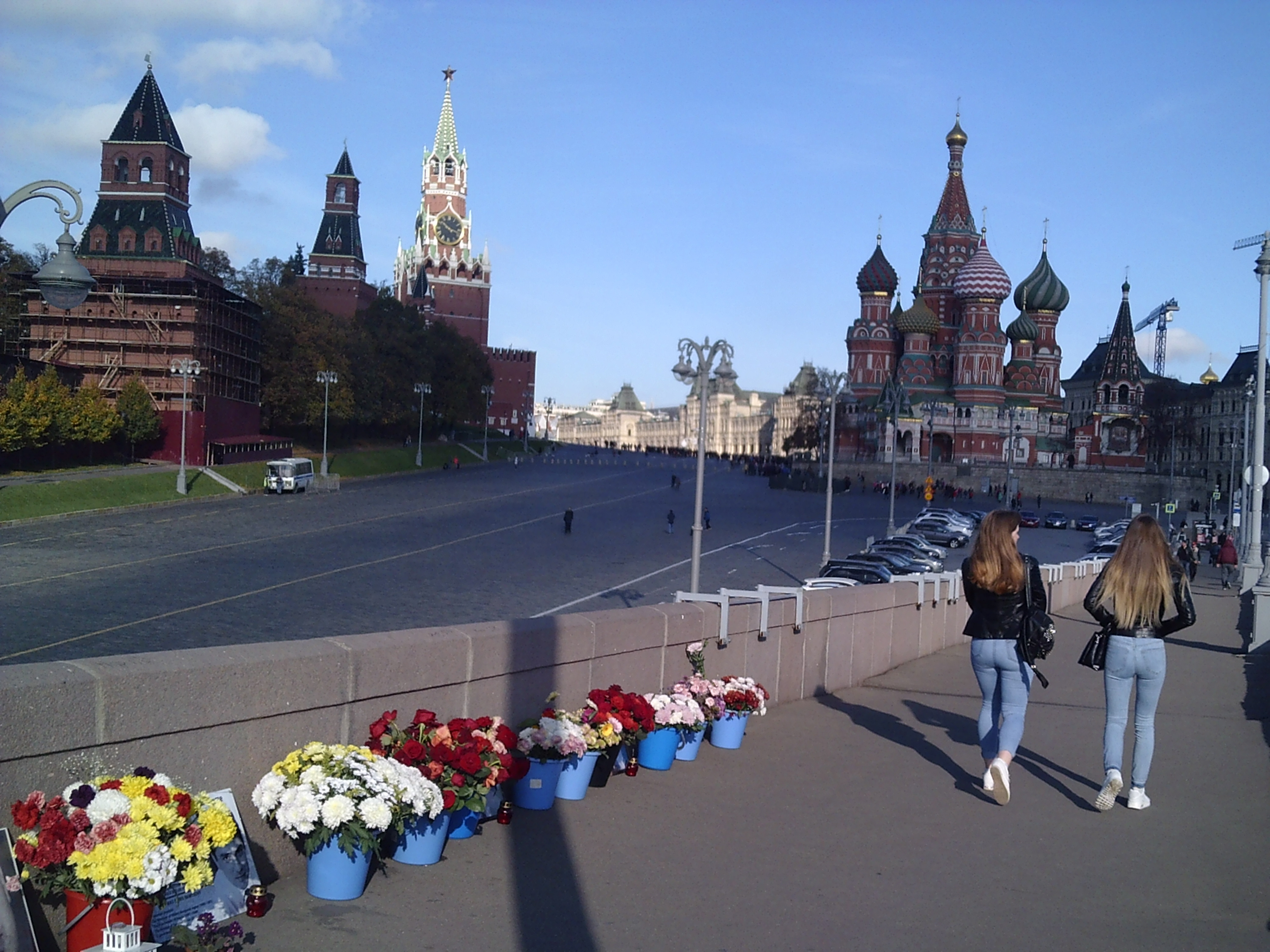 20.10.2018 Утреннее дежурство на мосту Немцова Прохожие