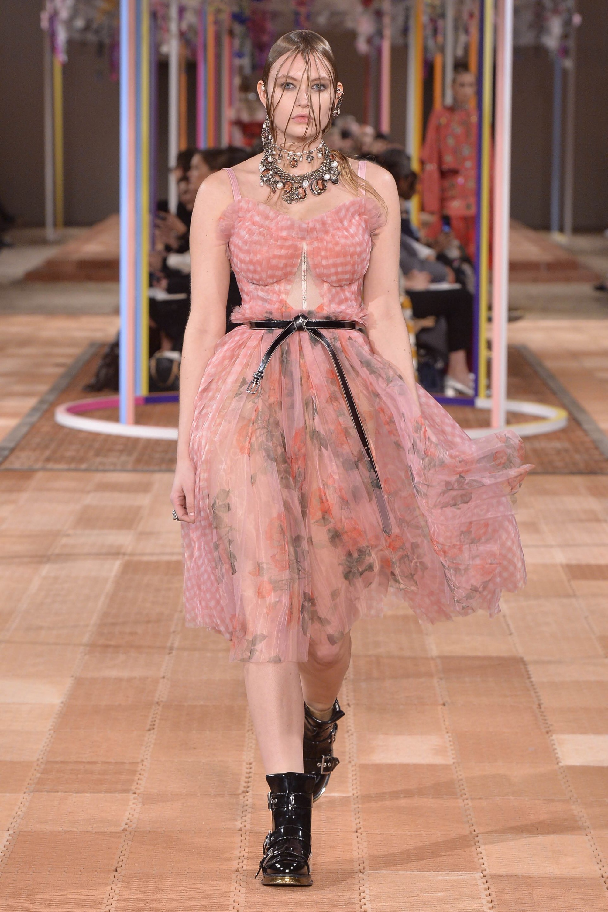 FASHION NOW: SPRING 2018 PART 9 PARIS -