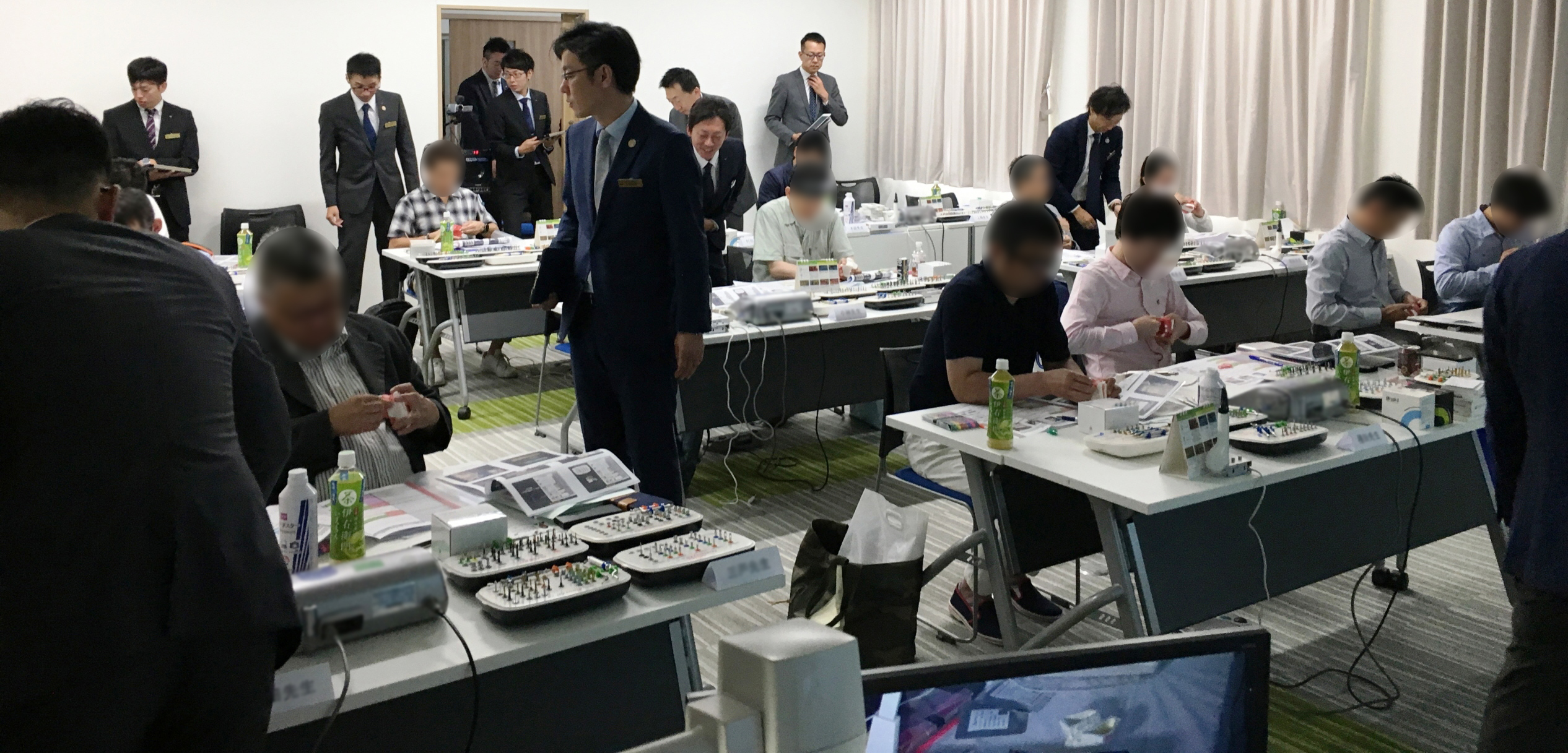特注模型を使用した実習の様子