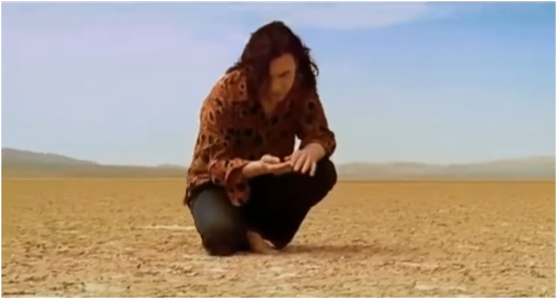 Ka_of_Amon-Checking_the_soil