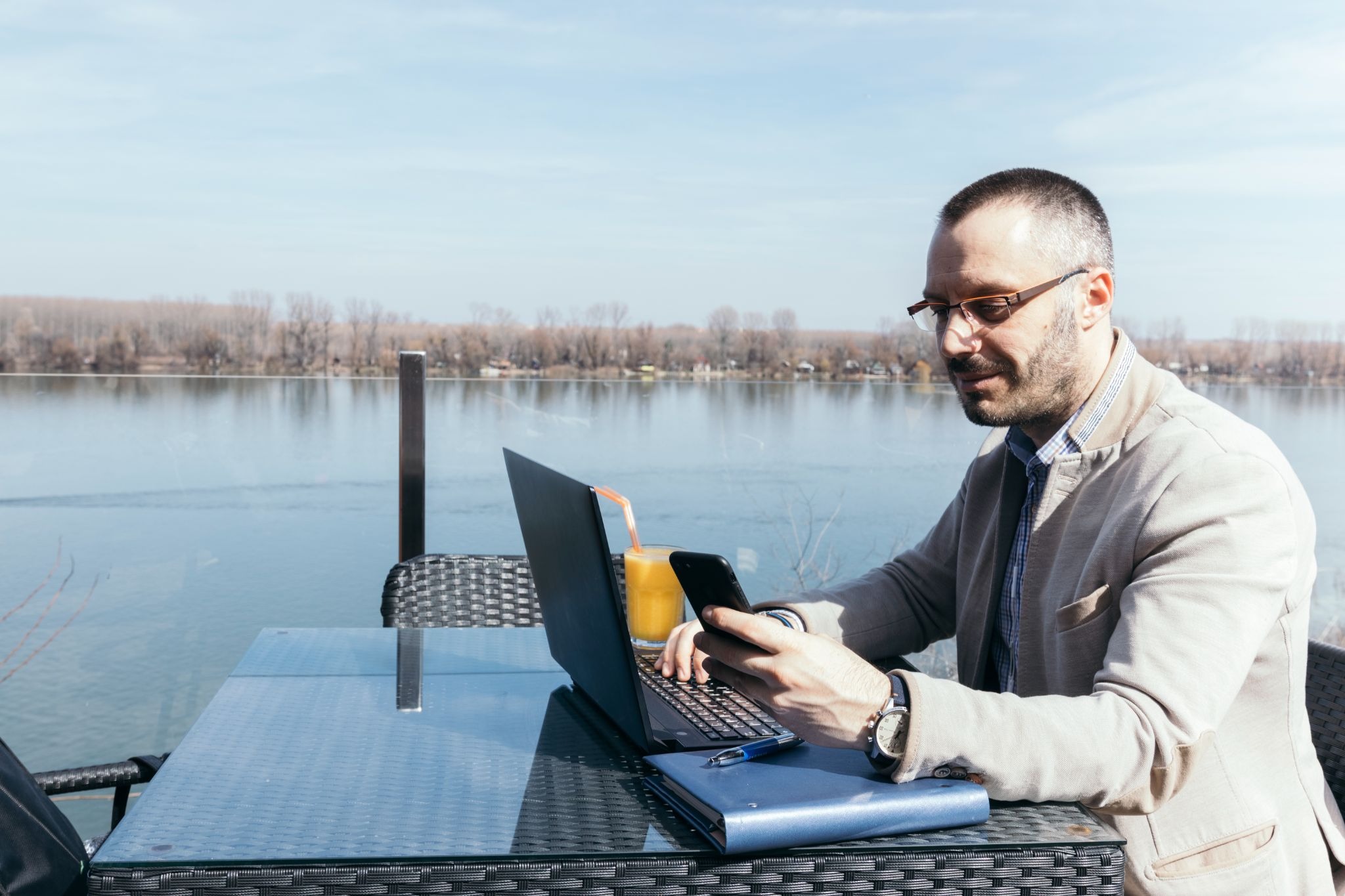Offshore monitoring is about real time data and expert intervention. The following points highlight why this shift is happening.
