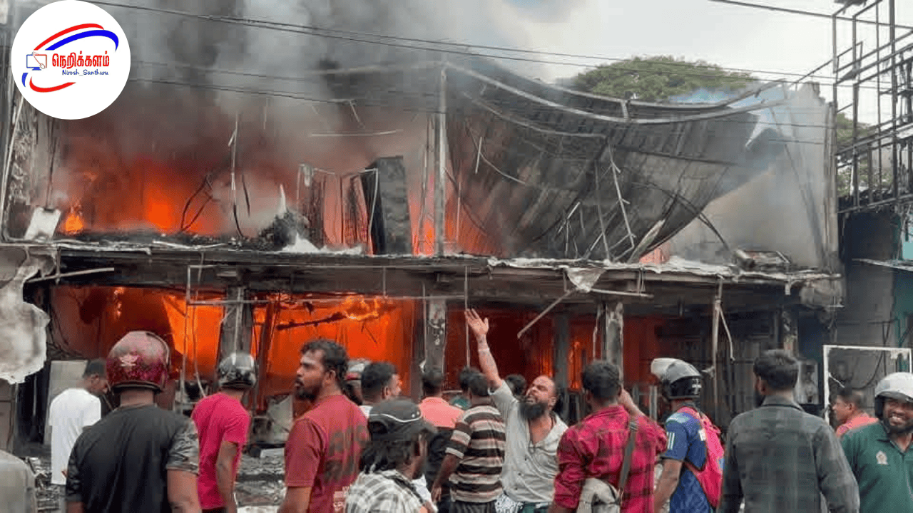 வவுனியா சிங்கர் காட்சியறையில் ஏற்பட்ட பெரும் தீ விபத்தில் கோடிக்கணக்கான சேதம்