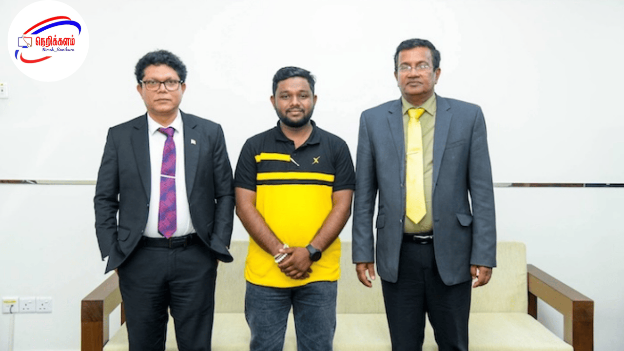 30வது ஐக்கிய நாடுகள் காலநிலை மாற்ற மாநாட்டில் (COP 30) பங்கேற்ற முதல் இலங்கை மாணவர் பிரதிநிதி ஜயசங்க சது ஜயசூரியா, சுற்றுச்சூழல் அமைச்சர் டாக்டர் தம்மிக்க பட்டபெண்டியுடன் சந்தித்து தனது ஆய்வுப் பங்களிப்பை பகிர்ந்தார்.