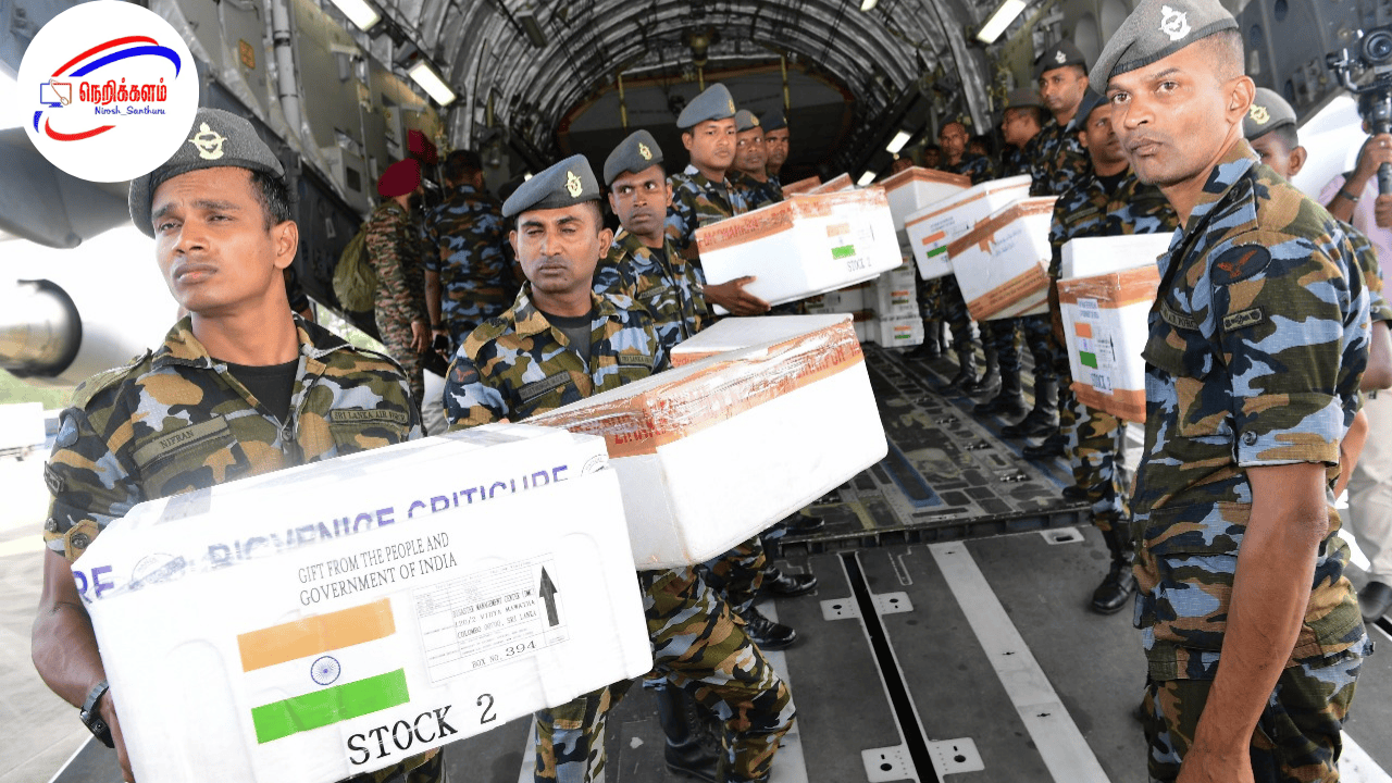 இந்தியா இலங்கைக்கு அத்தியாவசிய மருந்துகள் மற்றும் உணவு பொருட்கள் வழங்கியது