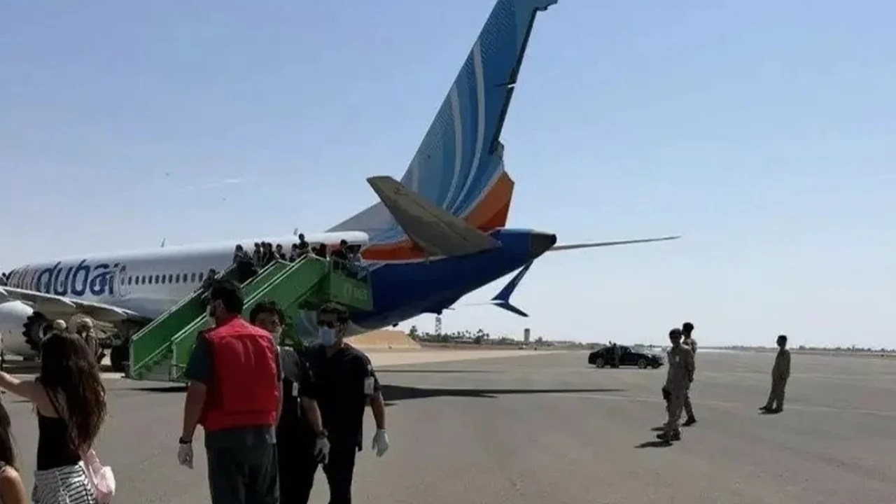 டுபாயிலிருந்து இஸ்ரேல் சென்ற ஃப்ளைதுபாய் விமான சேவையை குறிக்கும் பொதுவான விமான நிலைய காட்சி