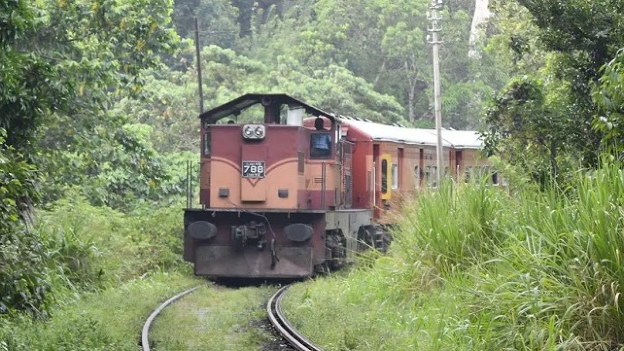 ரம்புக்கணை மற்றும் கம்பளை இடையிலான இலங்கை ரயில் பாதை