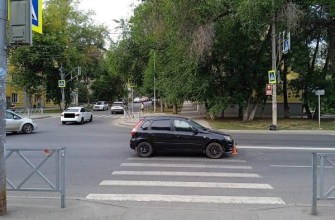 В Самаре 9-летняя девочка на самокате попала под колеса автомобиля В Самаре 9-летняя девочка на самокате попала под колеса автомобиля
