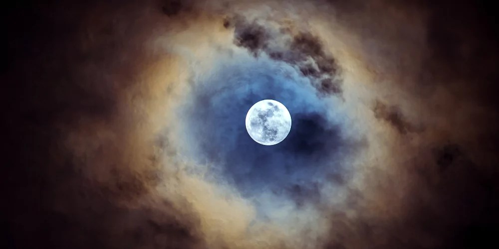 পূর্ণিমার চাঁদ নিয়ে ক্যাপশন