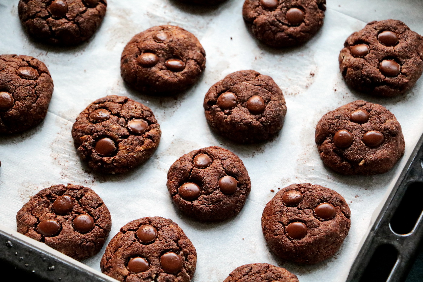 PALEO CHEWY CHOCOLATE PEANUT BUTTER COOKIES Neta Cooks