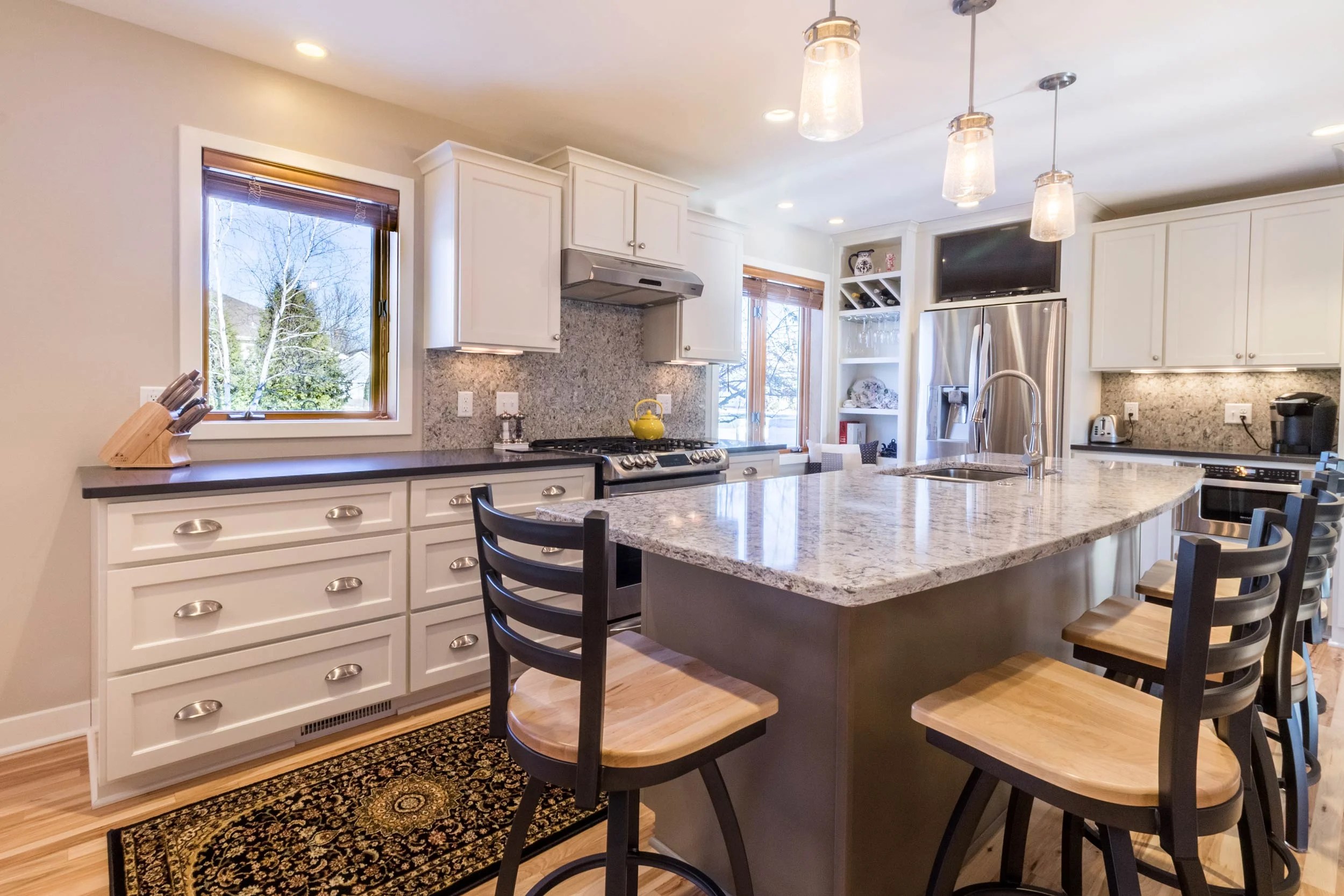 Discover small kitchen upgrade ideas that add value to your home without a full remodel, and budget-friendly tips before selling your house