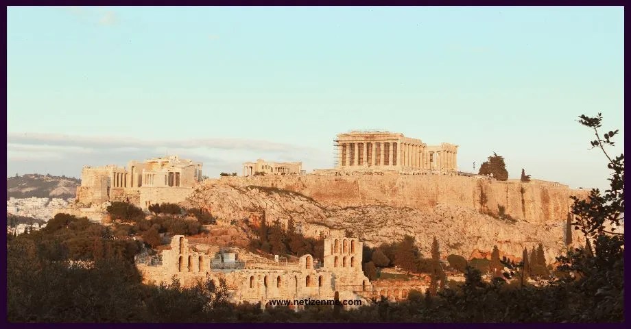 A Comparative Analysis of the Parthenon and Maison Carrée Parthenon