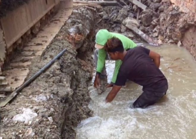 Perumda Air Minum Batiwakkal Alami Gangguan Pendistribusian Air Bersih hingga ke bocoran pipa, di Sebabkan aktifitas Penggalian Proyek Drainase