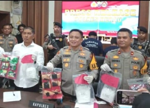 Temukan 6 Kg Sabu, Polda Kaltara kerjasama Dengan Polres Berau Berhasil Membongkar Jaringan Narkoba Jenis Sabu malaysia-indonesia