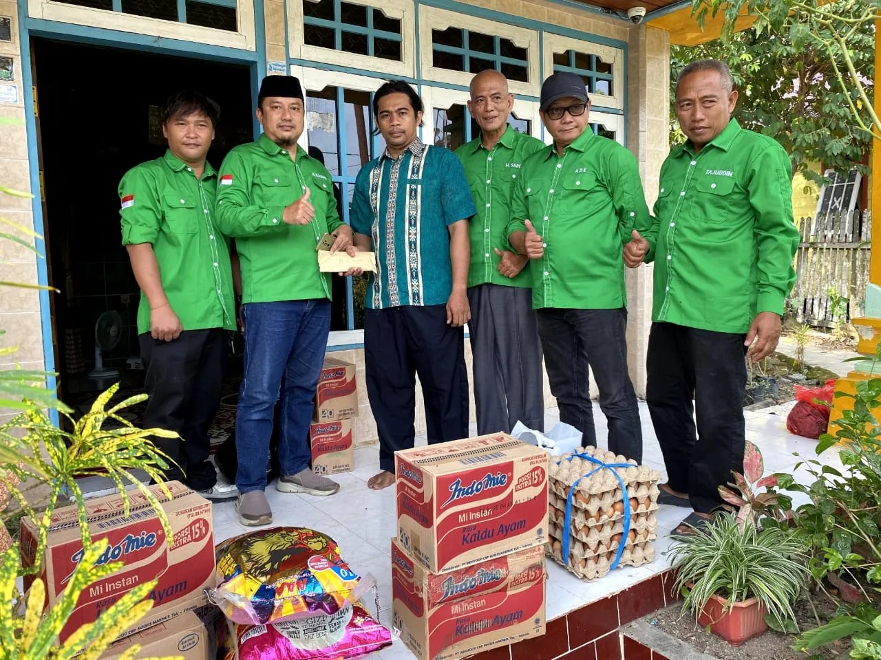 Salurkan Bantuan Sembako Dan Uang Tunai DPD PPP Berau Bantu Warga Yang Tertimpa Musibah Kebakaran Di Teluk Bayur