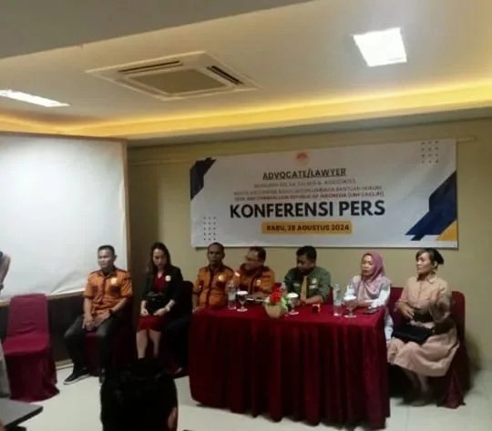 Tuduhan Pungli Kepala Sekolah SDN 021 Simpang Siur, Pihak Keluarga Mengadakan Konferensi Pers, Pihak Korban Merasa Di Sudutkan Dengan Adanya Pemberitaan Di Media Tanpa Konfirmasi Dengan Korban