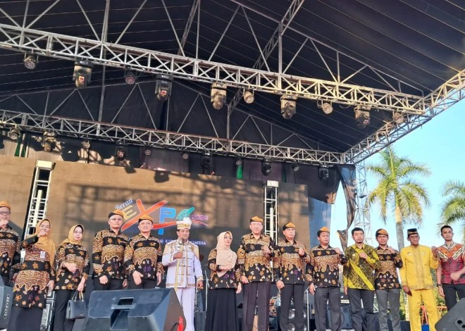 Pembukaan Berau Expo 2024 di Warnai Dengan Pelepasan Balon Berisikan Harapan.