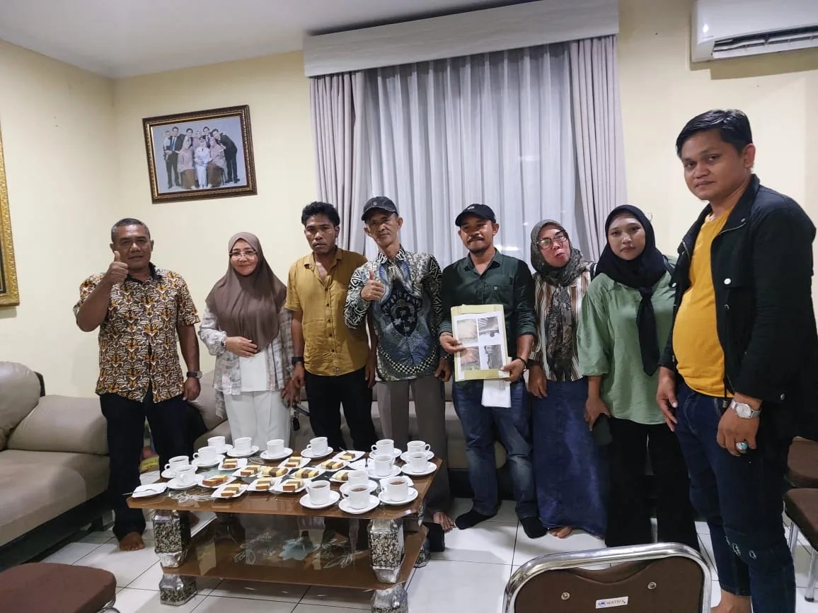 Ormas PBN Silaturahmi Dengan Bupati Berau Sri Juniarsih Mas di Rujab, Dalam Menyampaikan Permasalahan Krisis Air Bersih di Kampung Tumbit Melayu.