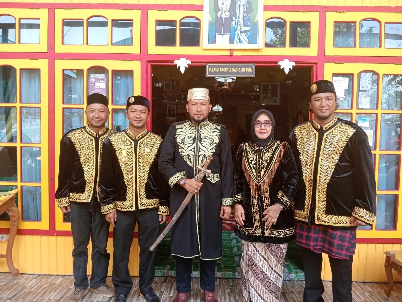 Adji Awang Idris Menjadi Sultan Dikesultanan Gunung Tabur Ke-9 Mengantikan Ayahandanya Almarhum Adji Bahrul Hadie